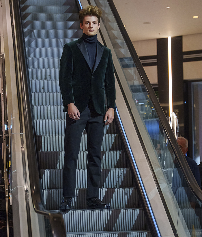 Clothes: Varda | Shoes: Maison Margiela, Kalogirou