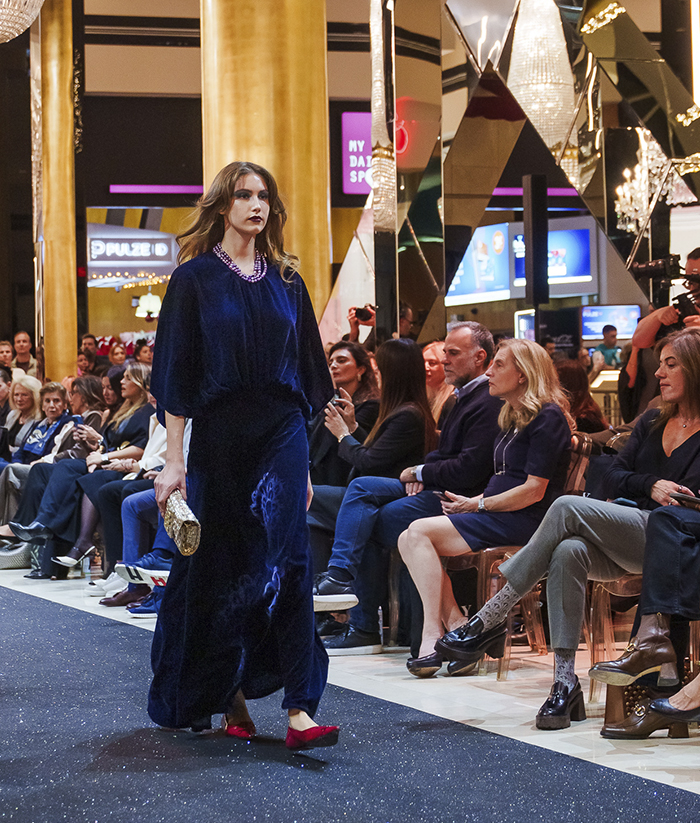 Clothes: Themis Z, Aesthet | Shoes: Marc Jacobs, Kalogirou | Bag: Aesthet | Jewellery: Liana Vourakis