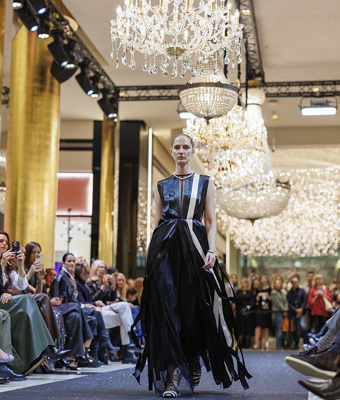 Outfit: Zeus + Dione, attica 