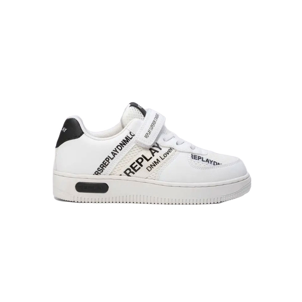 Λευκά sneakers με μαύρο logo 